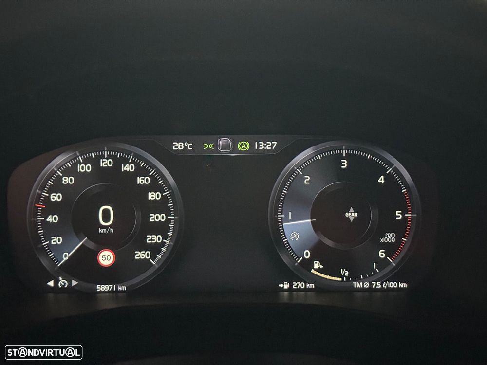 Volvo XC 40 2.0 D3 Momentum Plus - 14