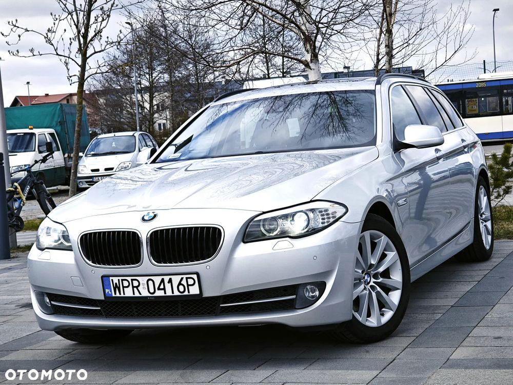 BMW Seria 5 525d Sport-Aut - 31
