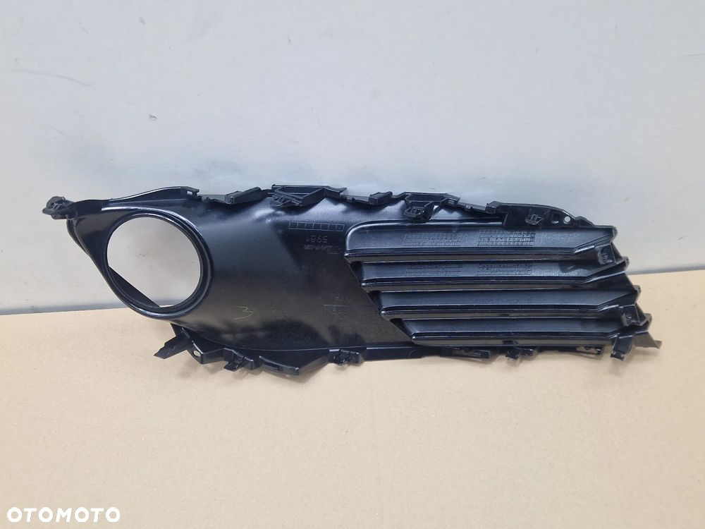 TOYOTA AURIS II E18 15-18 LIFT KRATKA RAMKA HALOGENU PRAWA PRAWY PRZÓD 81481-02580 - 5