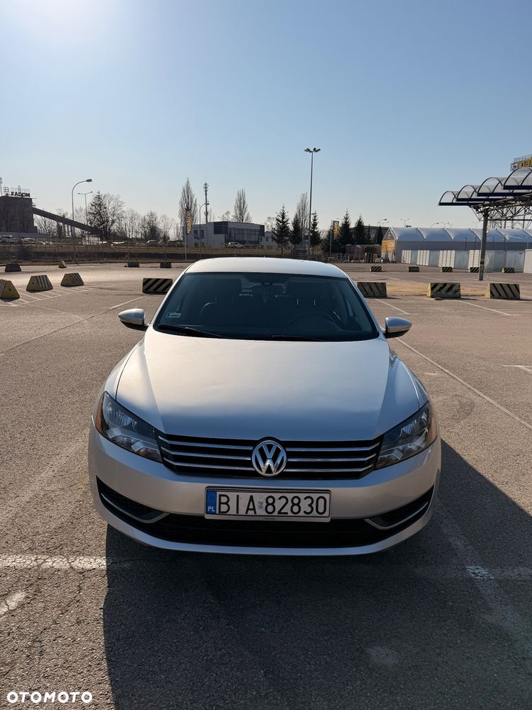 Volkswagen Passat - 2