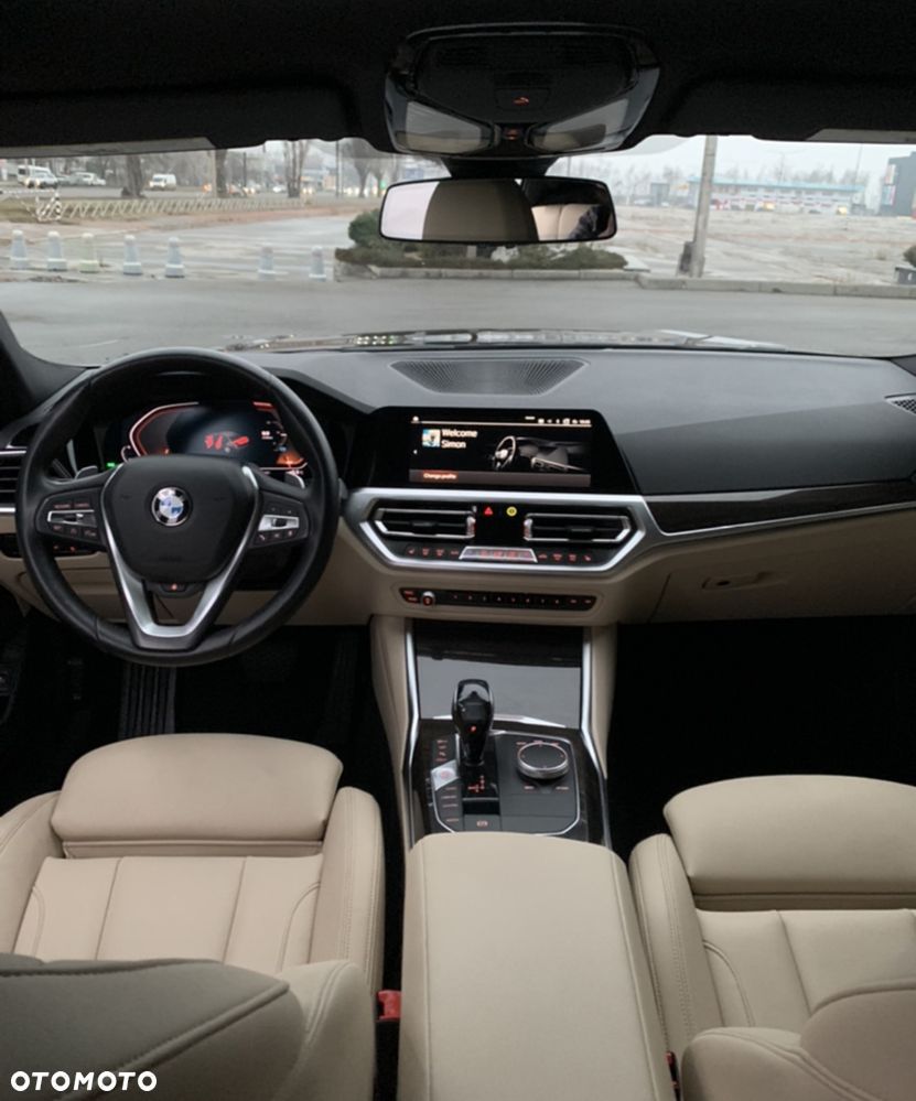 BMW Seria 3 330i xDrive Luxury Line - 7