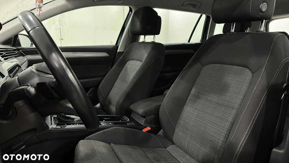 Volkswagen Passat Variant - 10