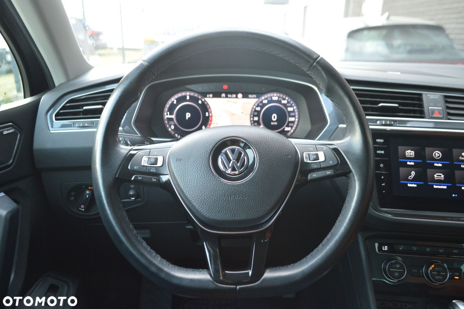 Volkswagen Tiguan - 11
