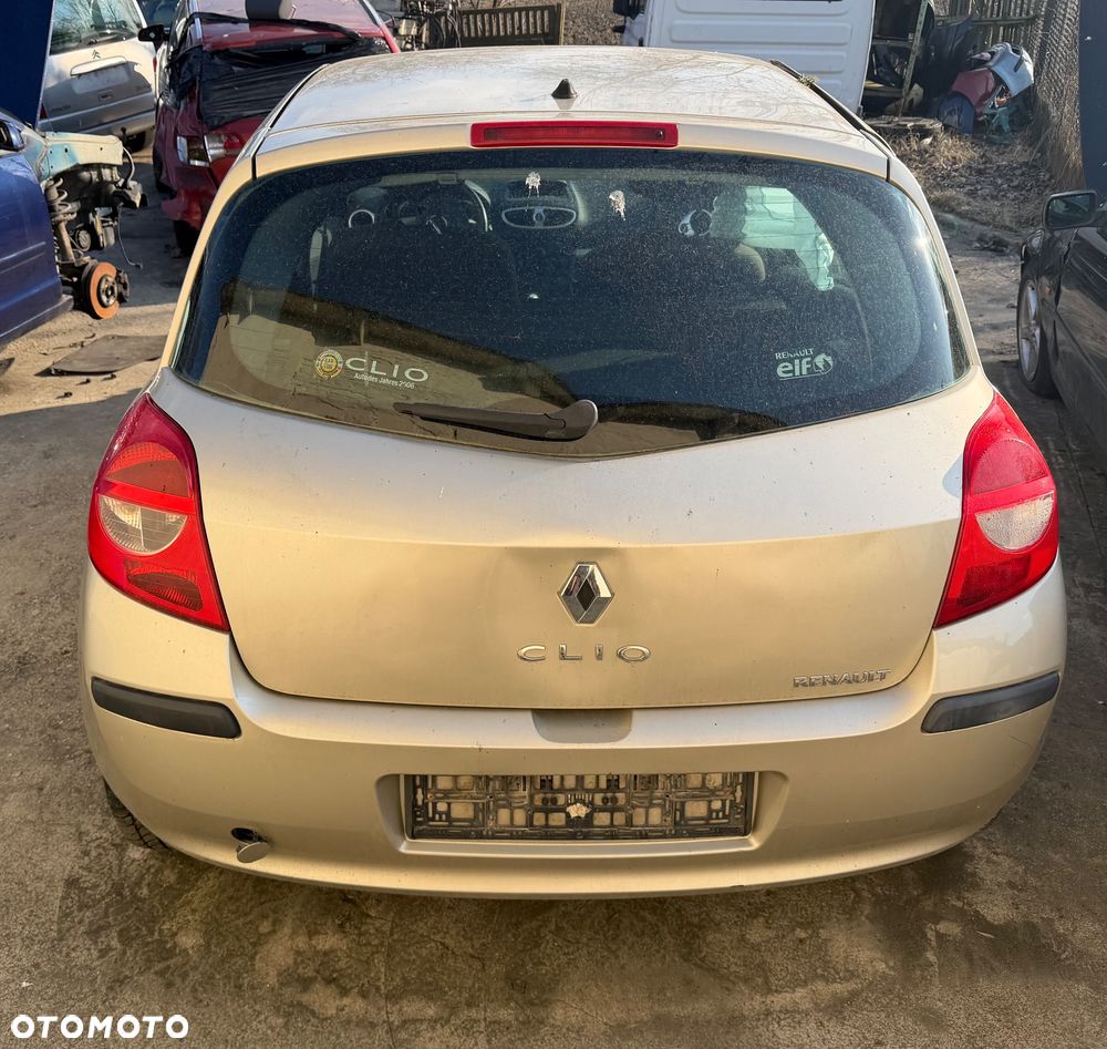 Renault Clio 3 1.6 16V - 6
