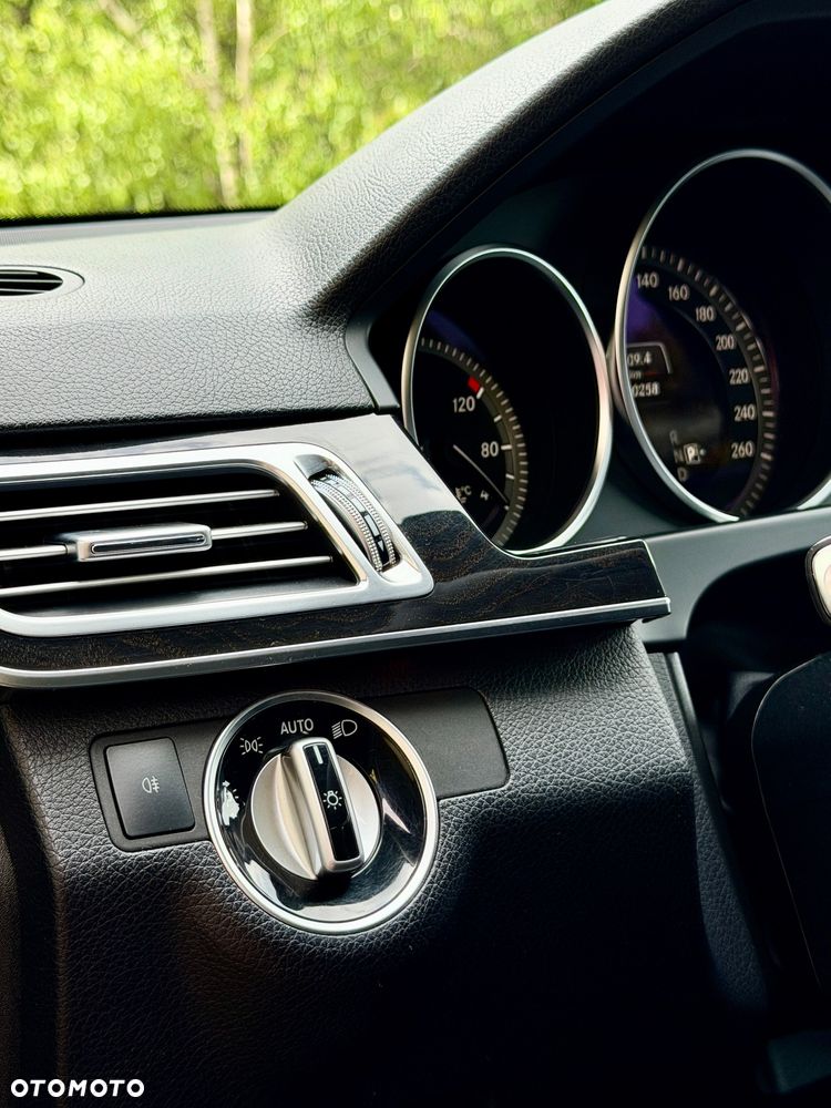 Mercedes-Benz Klasa E 200 7G-TRONIC Avantgarde - 21