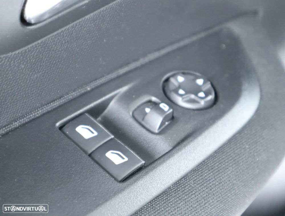 Peugeot 208 1.2 PureTech Active - 27