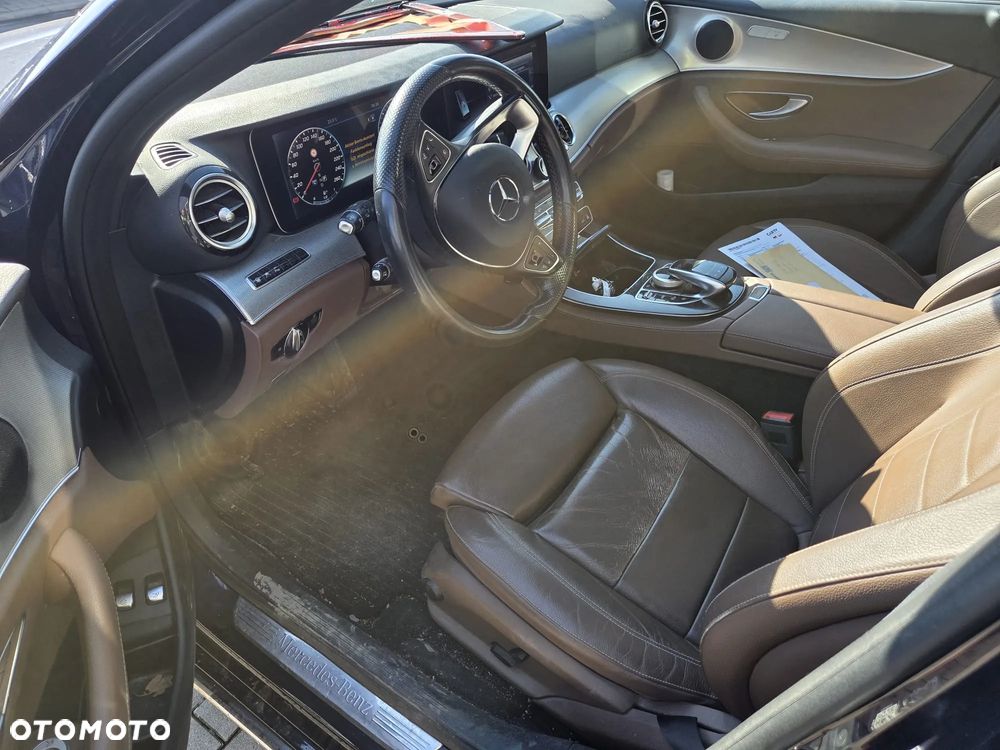 Mercedes-Benz Klasa E 220 d 4Matic 9G-TRONIC Avantgarde - 8