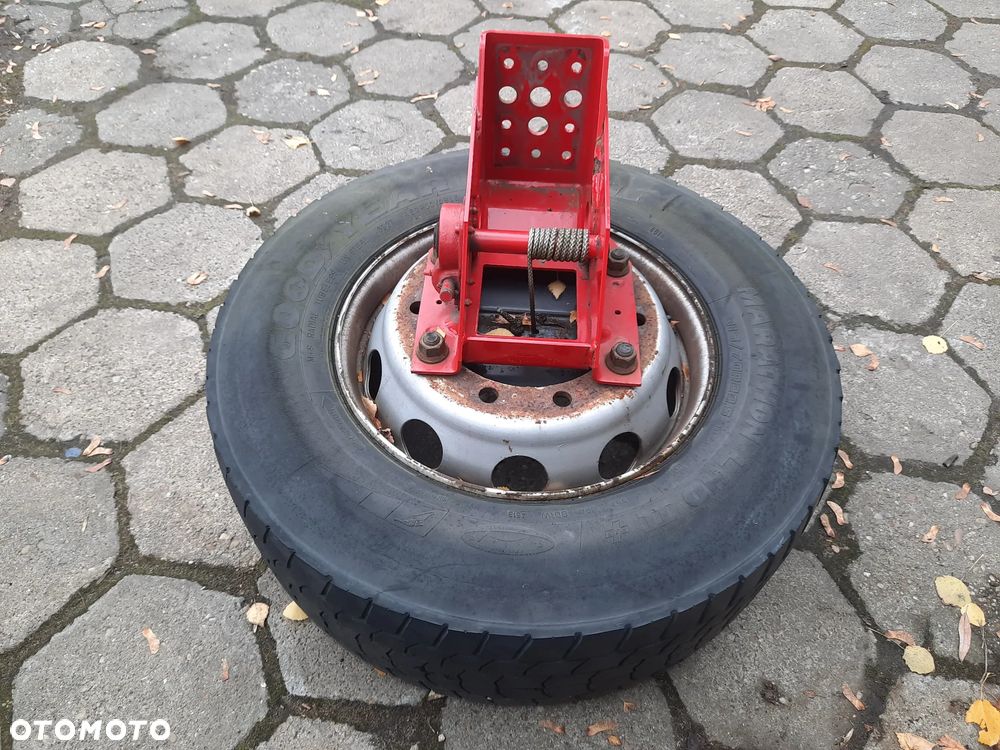 Winda Kola Zapasowego Felga Scania R Euro 6 - 1