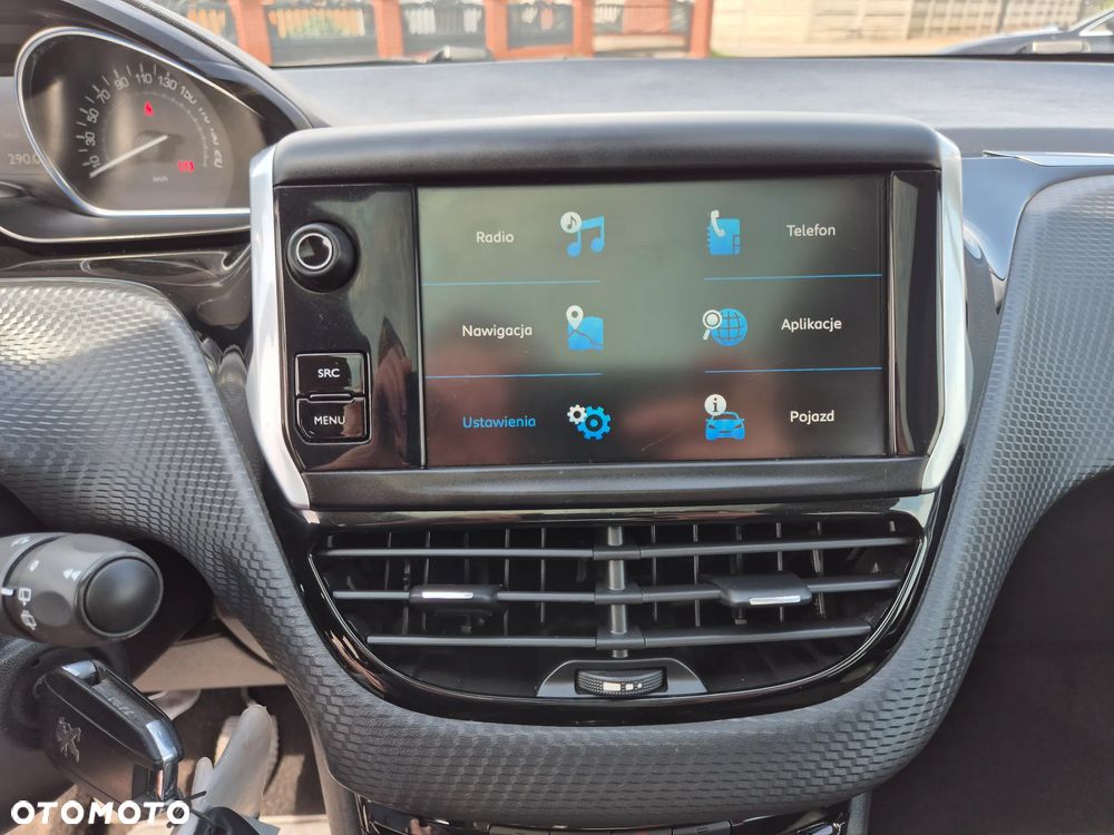 Peugeot 2008 1.2 Pure Tech Allure S&S - 22