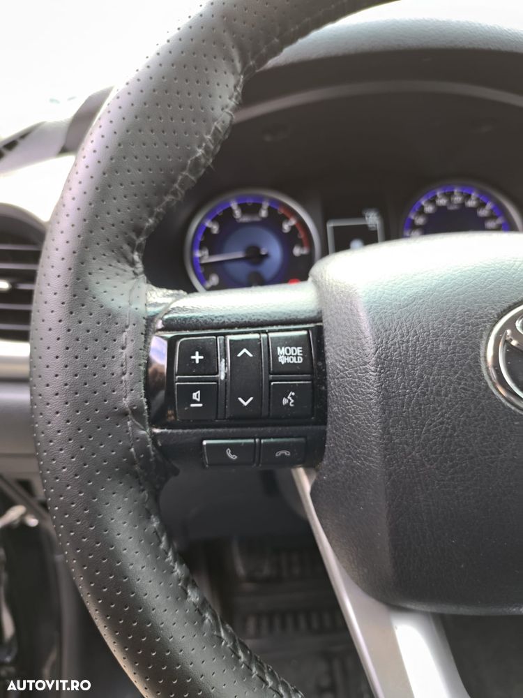 Toyota Hilux 4x4 Double Cab M/T Style - 19