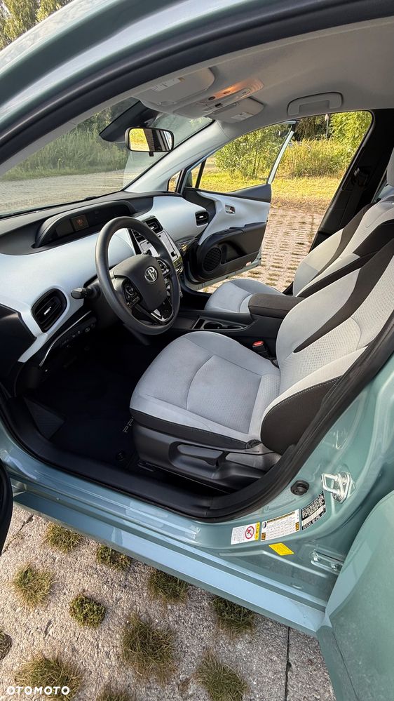 Toyota Prius 1.8 HSD Prestige - 6