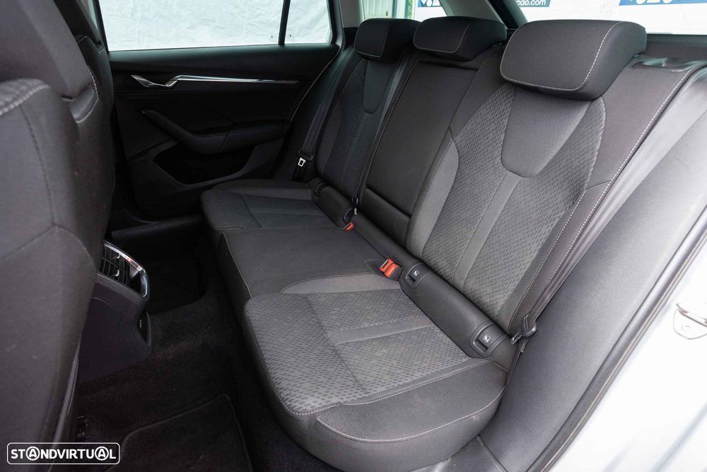 Skoda Octavia 1.4 TSI iV Style DSG - 27