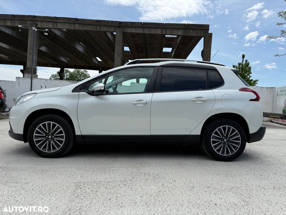 Peugeot 2008 PureTech 130 GPF Stop&Start Signature - 5