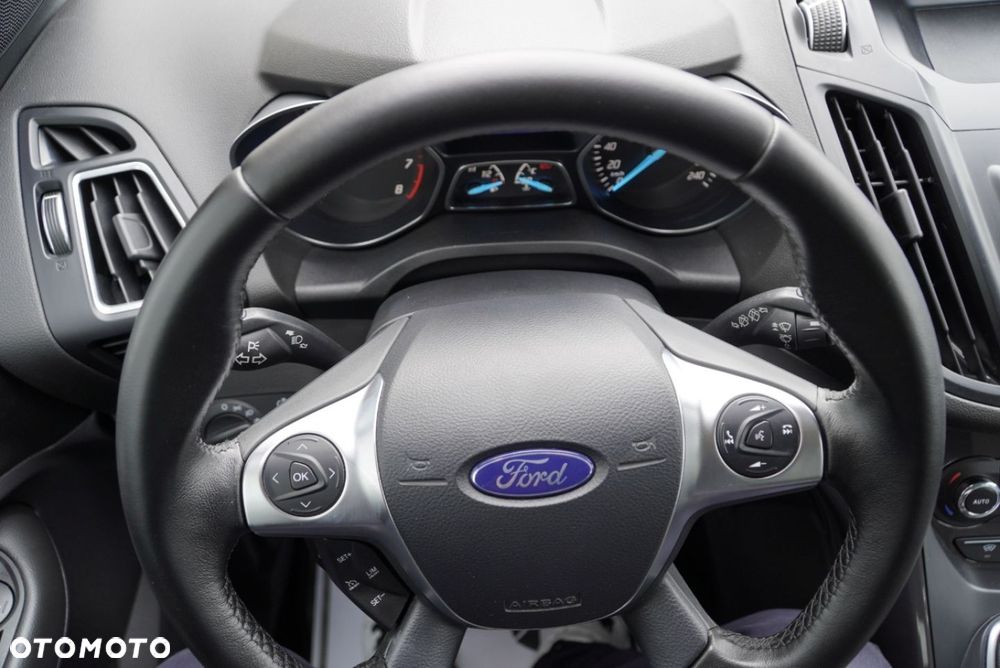 Ford Kuga 1.5 EcoBoost 2x4 Titanium - 14