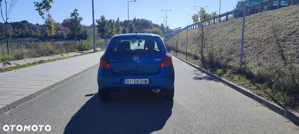 Toyota Yaris 1.0 VVT-i Cool - 3