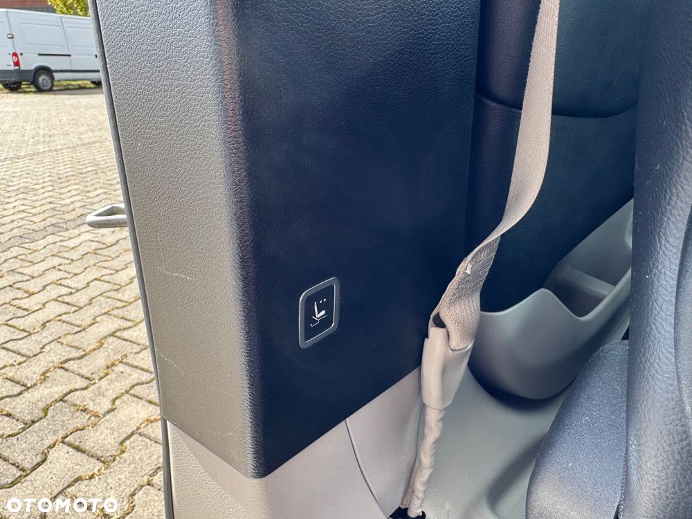 Chrysler Pacifica - 23