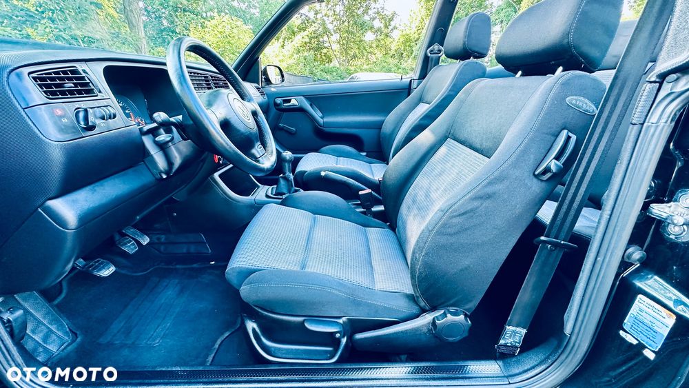 Volkswagen Golf 1.8 CL - 25