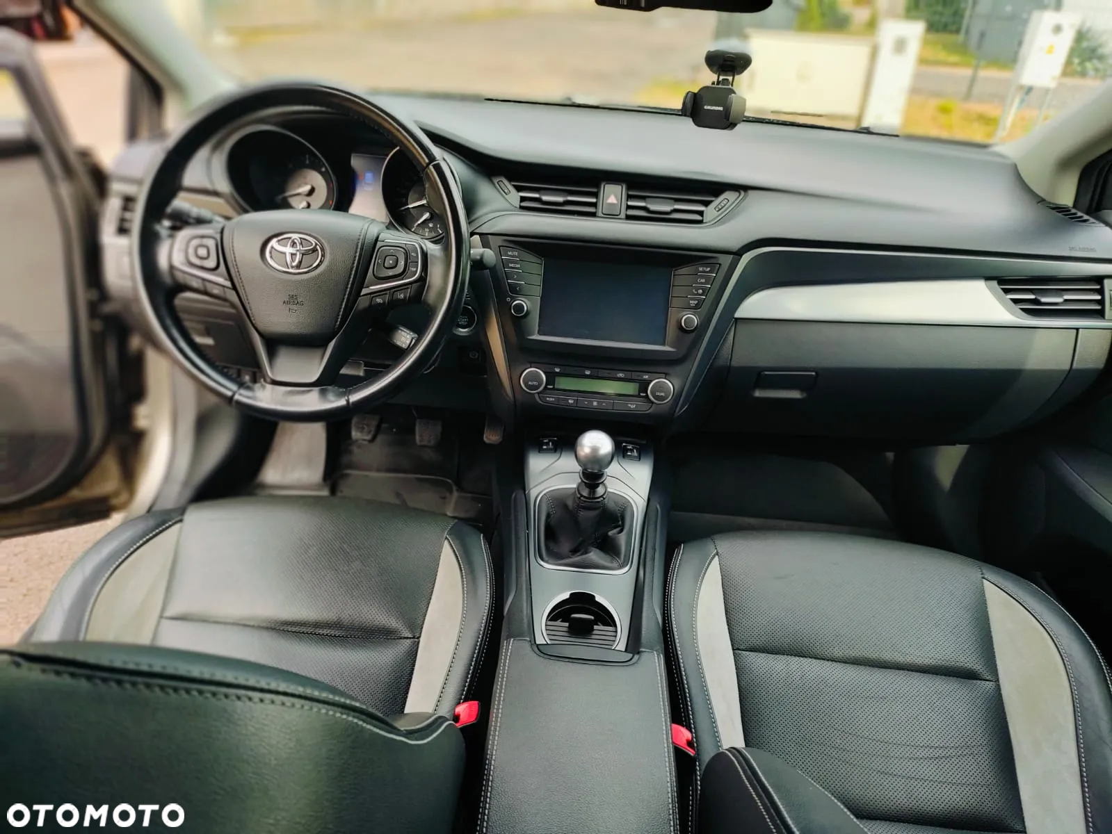 Toyota Avensis 2.0 D-4D Premium - 7