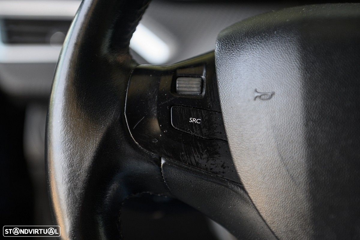Peugeot 2008 1.6 e-HDi Allure - 31