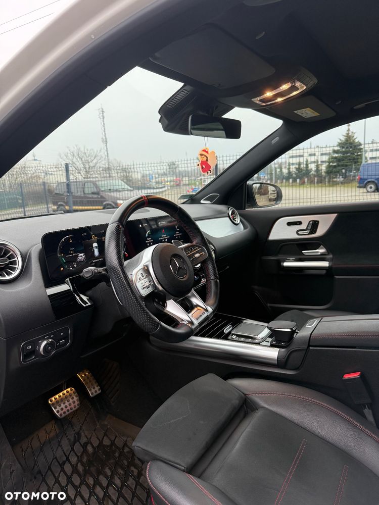 Mercedes-Benz GLA - 23