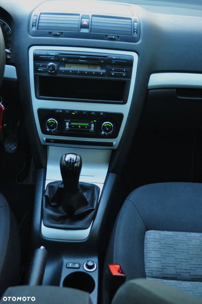 Skoda Octavia 1.6 Team Edition - 17