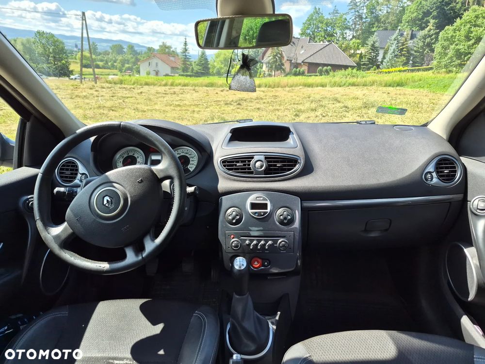 Renault Clio - 11