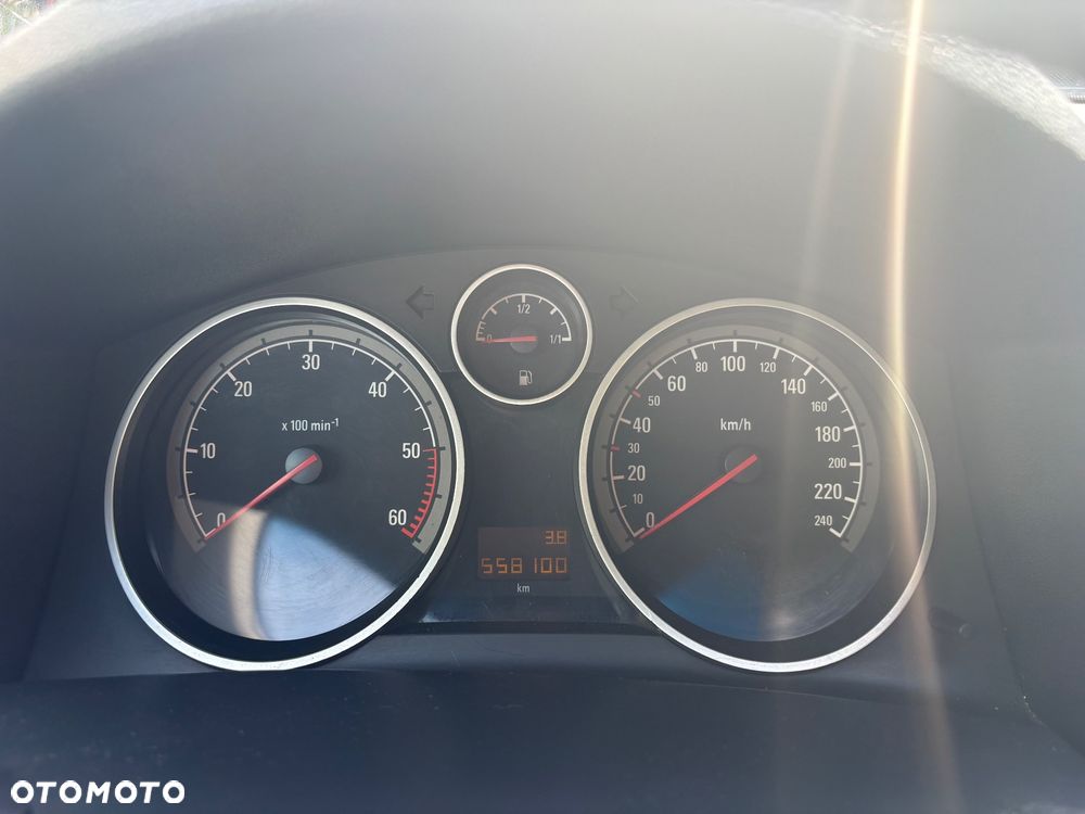 Opel Astra 1.9 CDTI Enjoy - 10