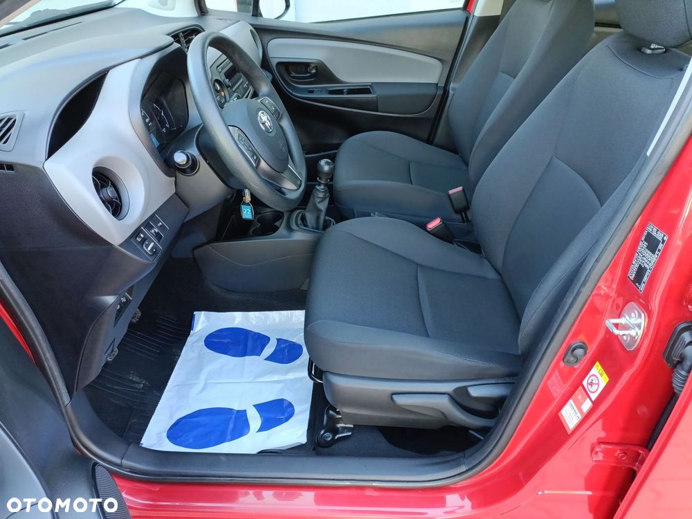 Toyota Yaris - 10