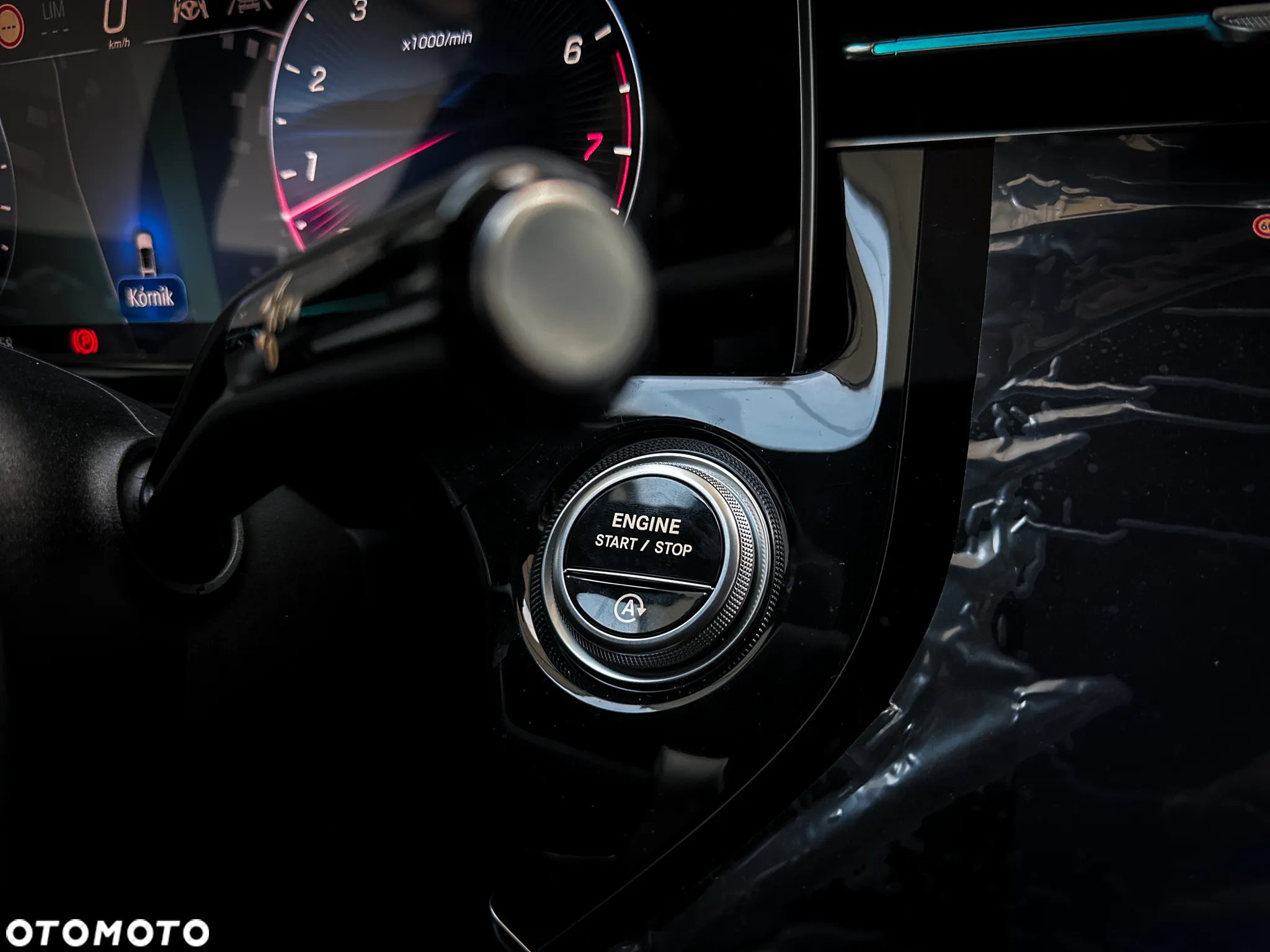 Mercedes-Benz Klasa E 200 T 4Matic 9G-TRONIC Edition AMG Line - 26