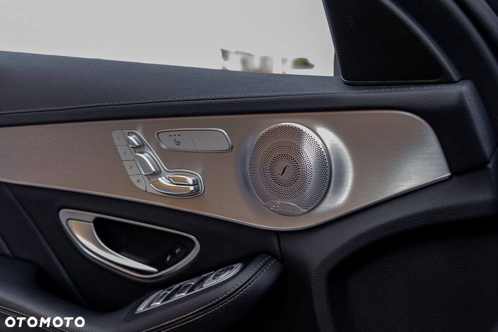 Mercedes-Benz Klasa C 450 AMG 4Matic 7G-TRONIC - 37