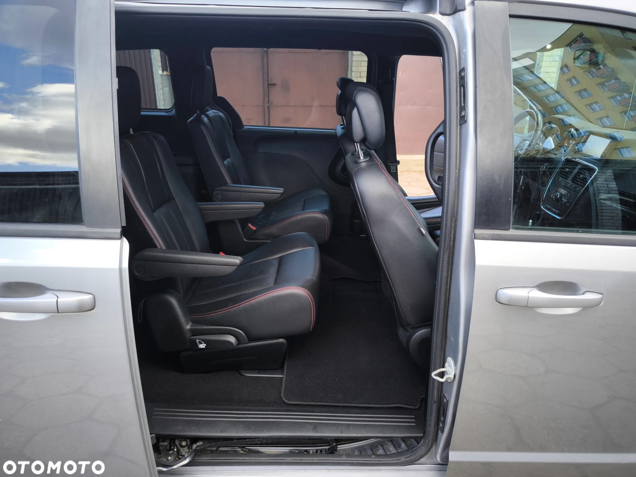 Dodge Grand Caravan - 15