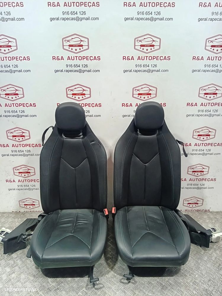 Conjunto de Bancos Frente Frontais Mercedes SLK R171 em Pele AMG Original - 1