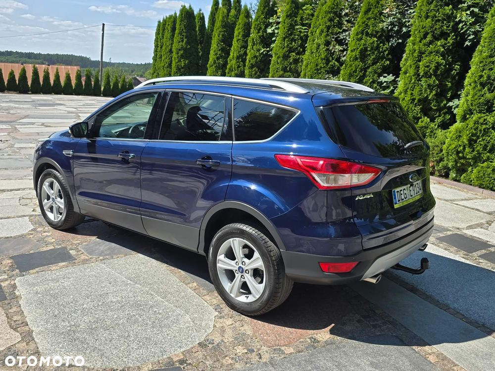 Ford Kuga 1.6 EcoBoost 2x4 Titanium - 4