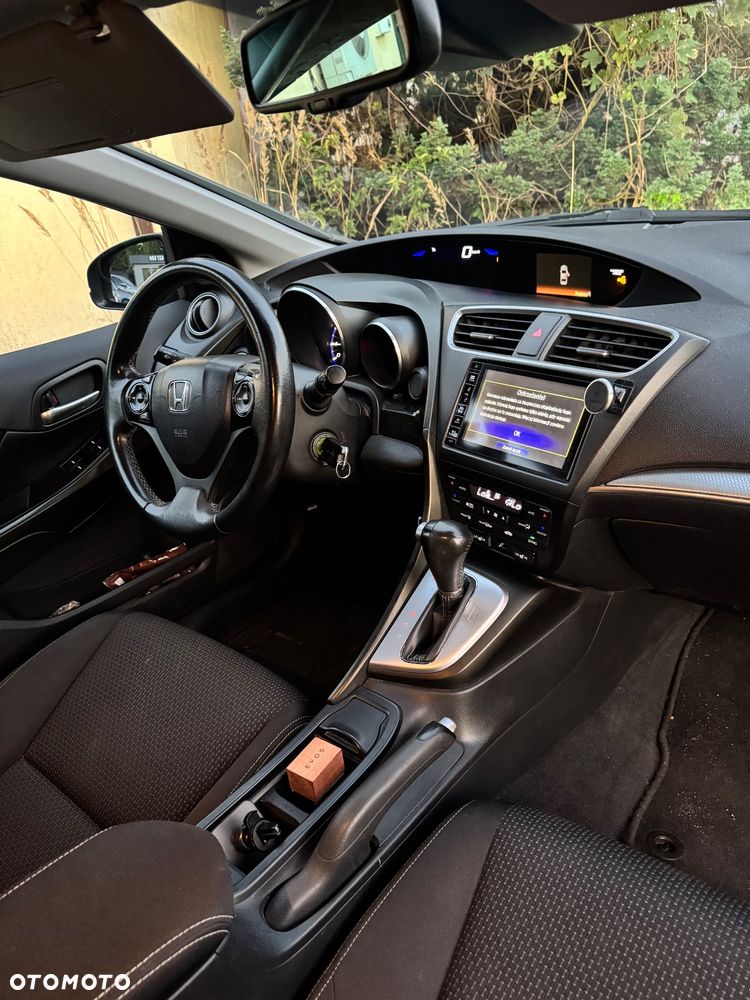 Honda Civic 1.8 Lifestyle (Honda Connect+) - 2
