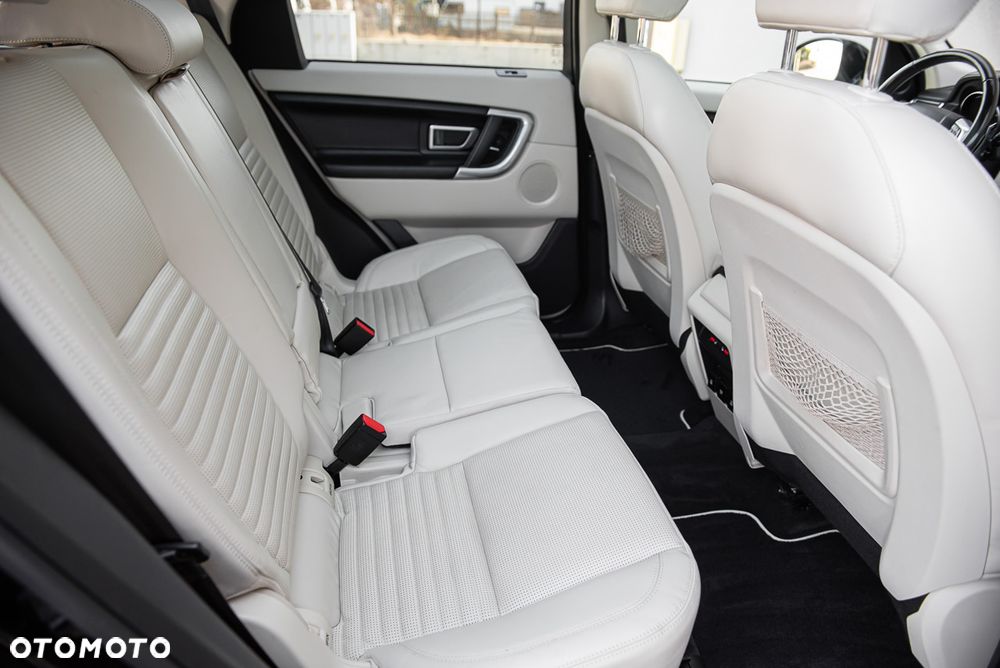 Land Rover Discovery Sport 2.0 D180 R-Dynamic HSE - 35