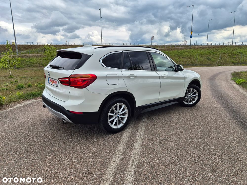 BMW X1 xDrive20d xLine - 17