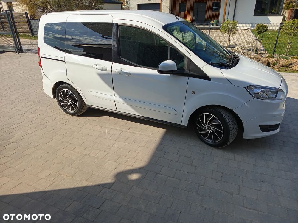 Ford Tourneo Courier - 13