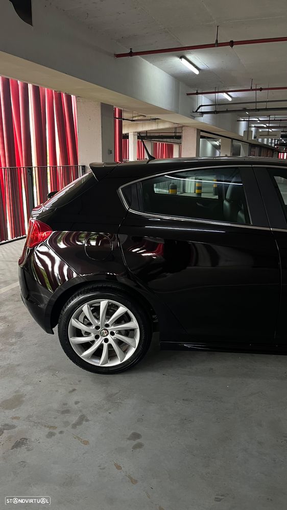Alfa Romeo Giulietta 1.6 JTDM Veloce - 3