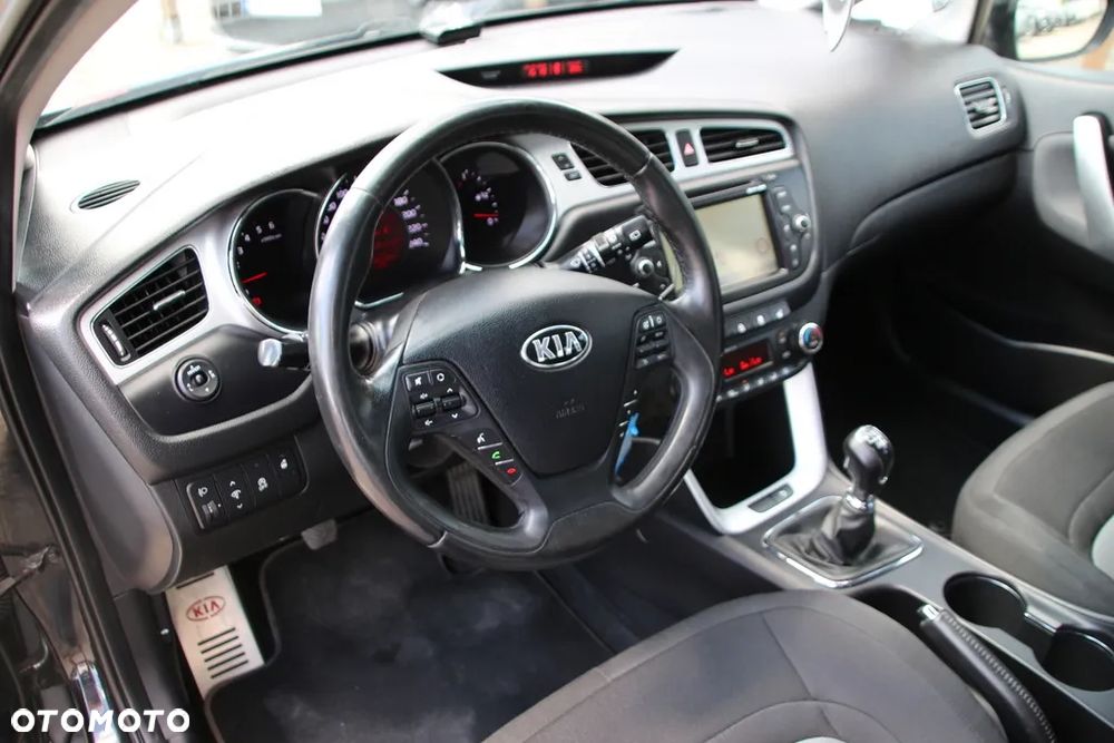 Kia Ceed 1.6 CRDi L - 10