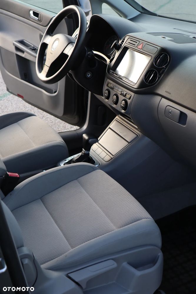 Volkswagen Golf 1.6 FSI Comfortline Tiptr - 21
