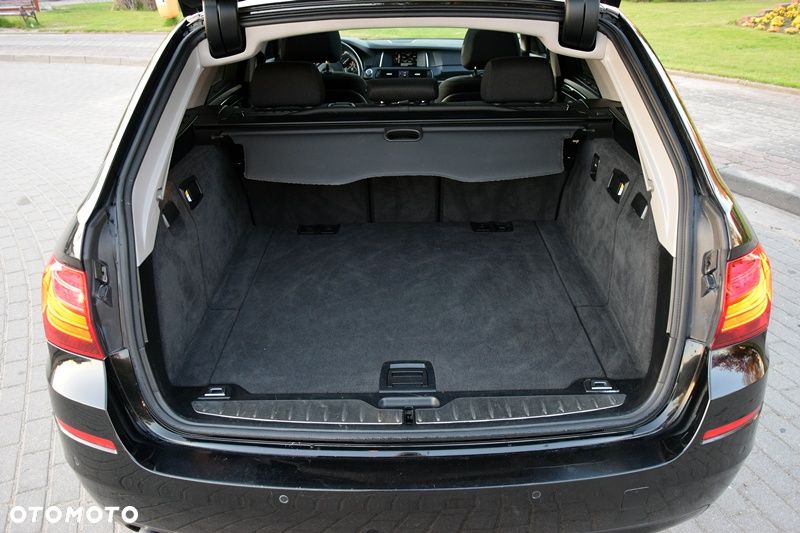 BMW Seria 5 520d Sport - 12