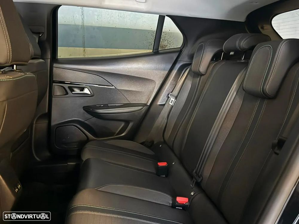 Peugeot 2008 1.2 PureTech Allure - 8