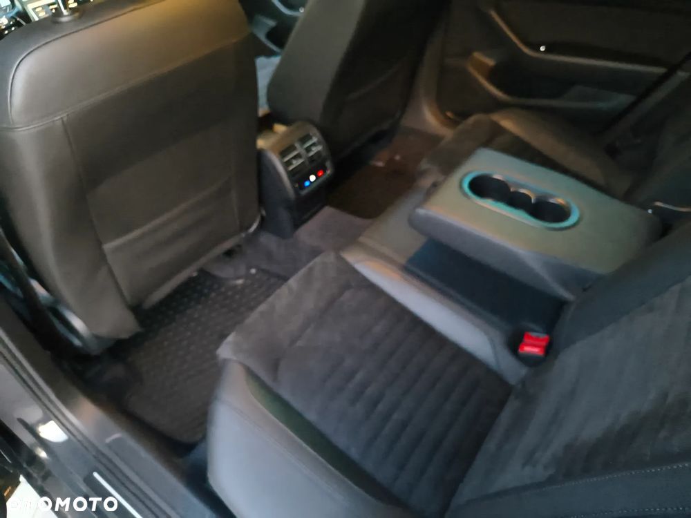 Volkswagen Passat 2.0 TDI BMT 4Mot Highline - 23