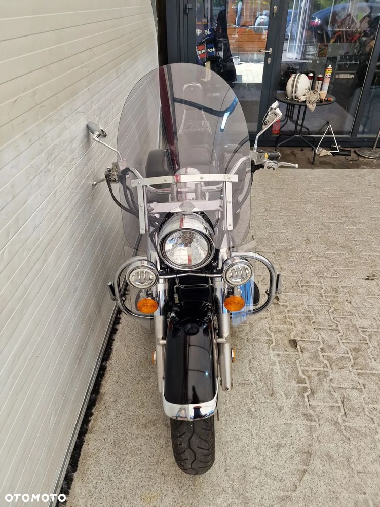 Suzuki Intruder - 10