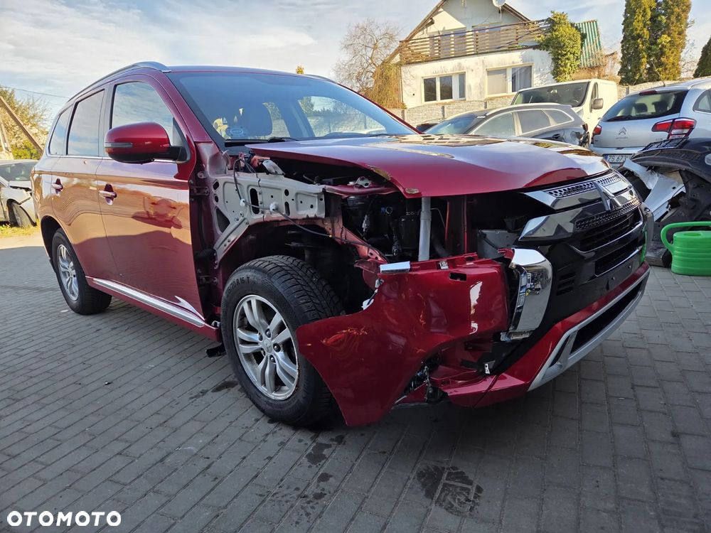 Mitsubishi Outlander - 1
