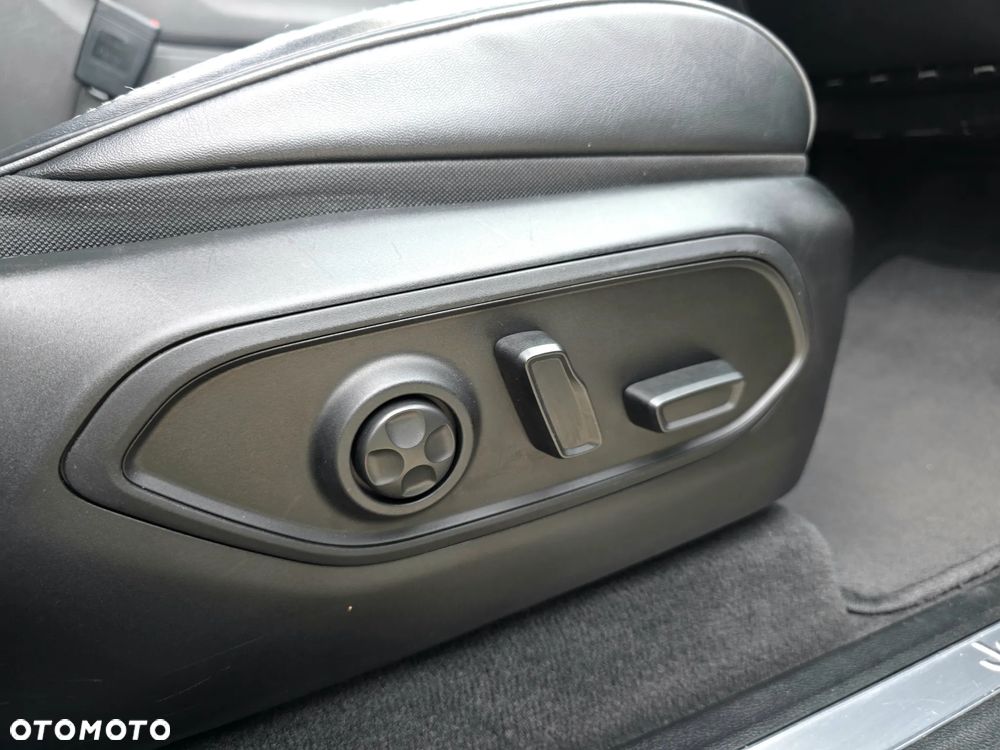 Jeep Grand Cherokee 5.7 V8 HEMI 4WD Automatik Overland - 23