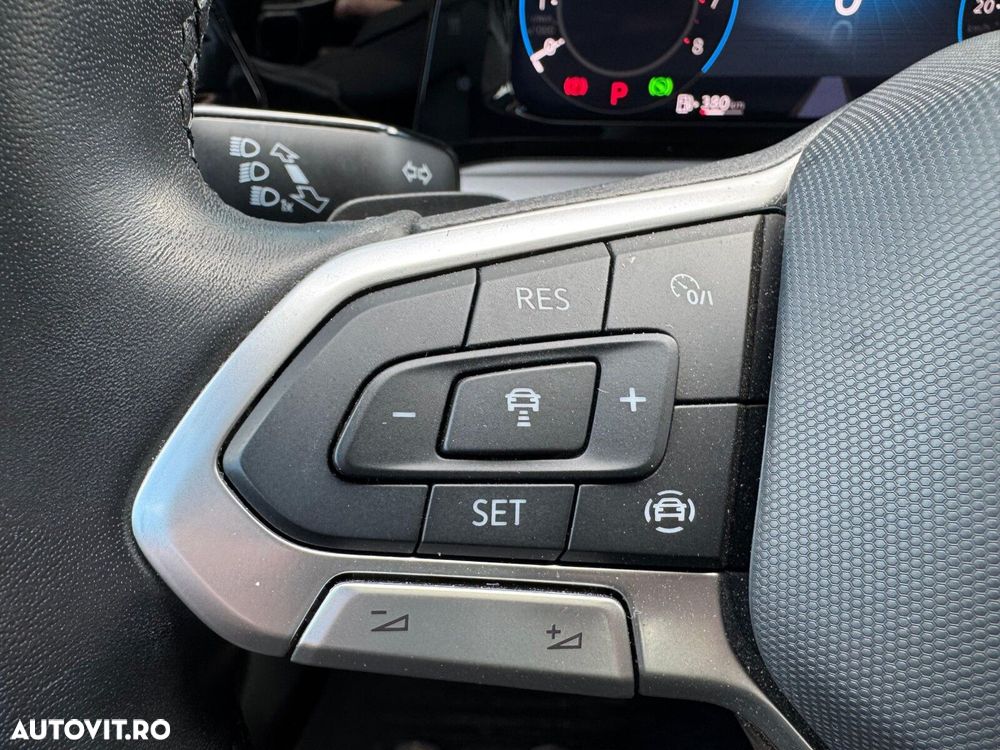 VOLKSWAGEN Golf 2023 — imagine 18