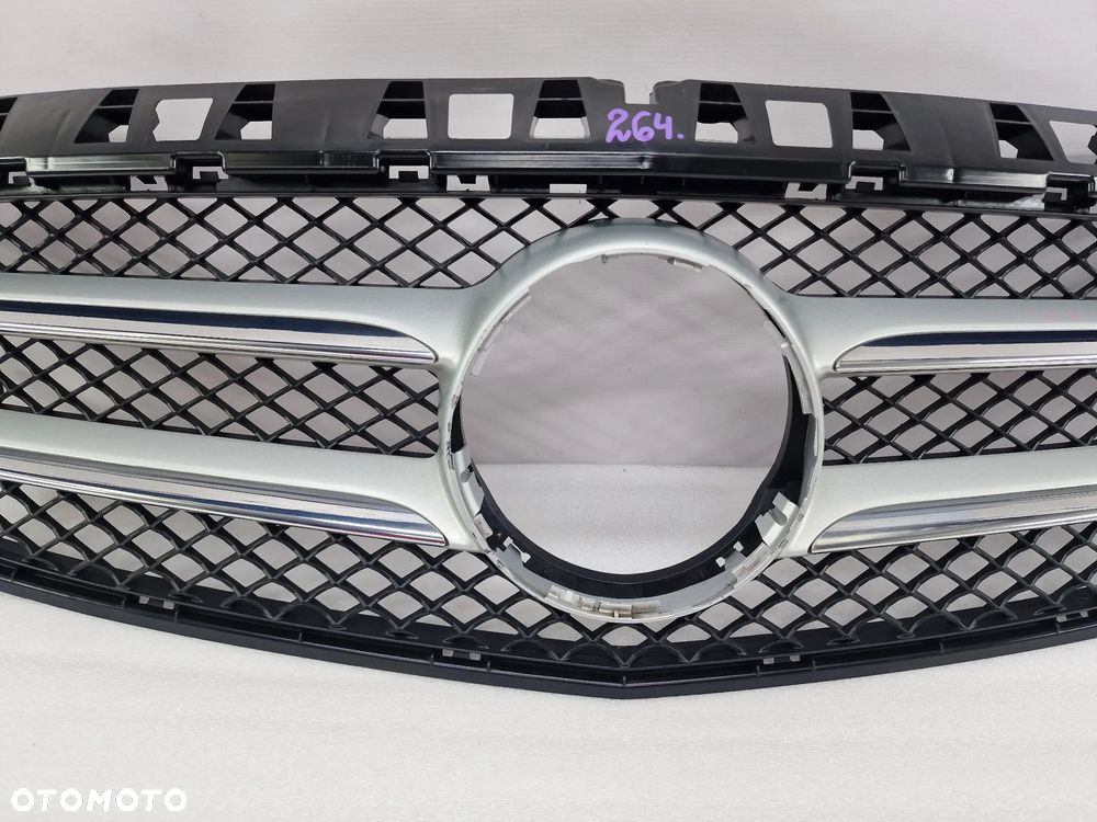 MERCEDES W176 A-KLASSA 12- CHROM / ATRAPA / GRILL PRZEDNI PRZÓD , NR A1768880260 , NR AUKCJI GL264 - 5