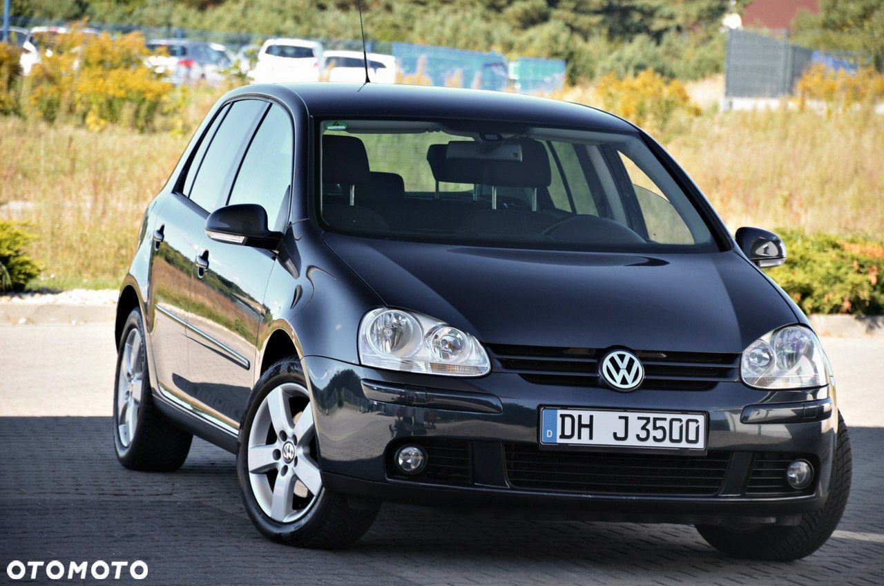 Volkswagen Golf - 1