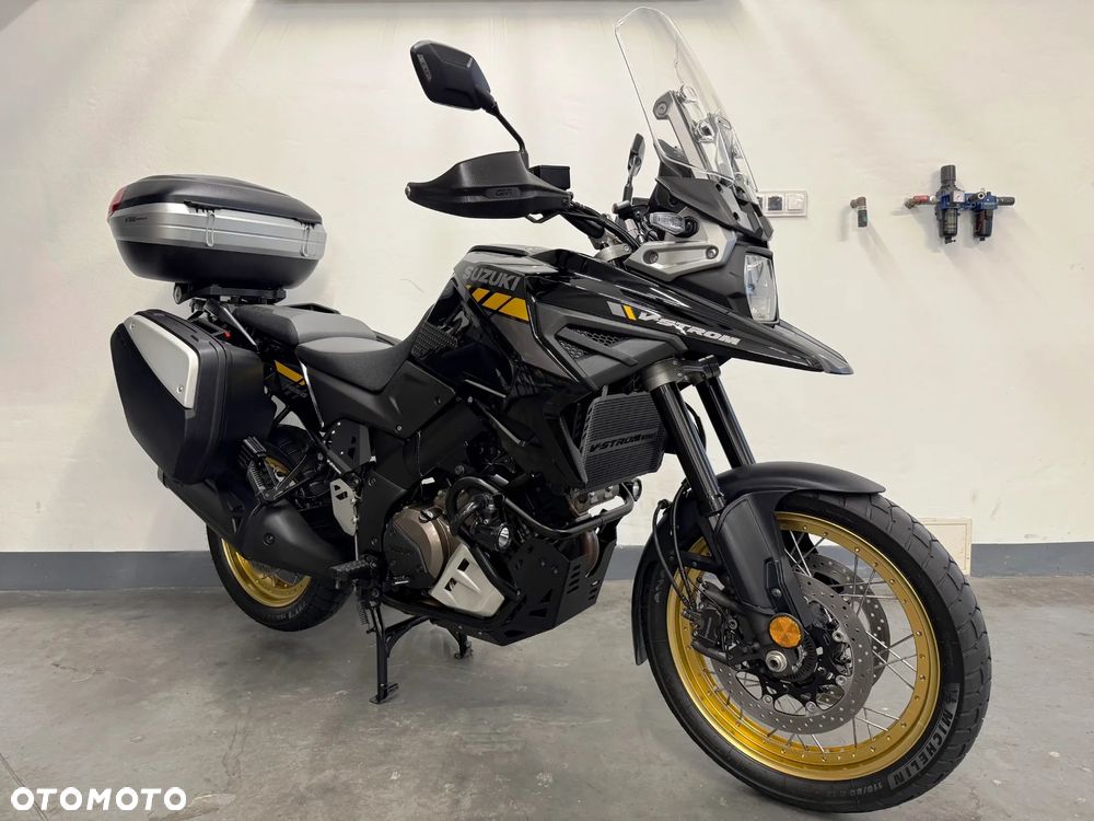 Suzuki V-STROM - 1
